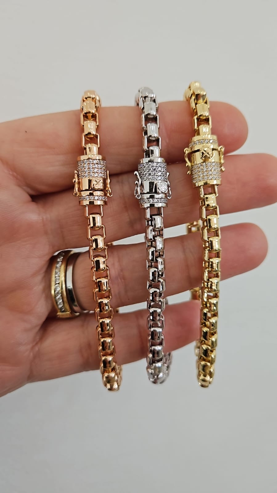 Pulseira em Ouro 18K com Fecho Cravejado